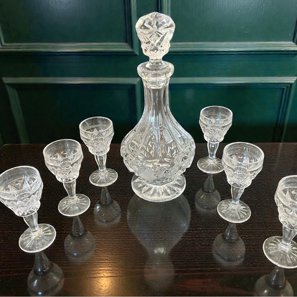 Beautiful, heavy lead crystal cordial wine decanter with six matching glasses